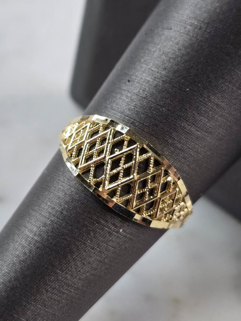 Womens 10K Yellow Gold Modernist Filigree Ring 1.2g E856